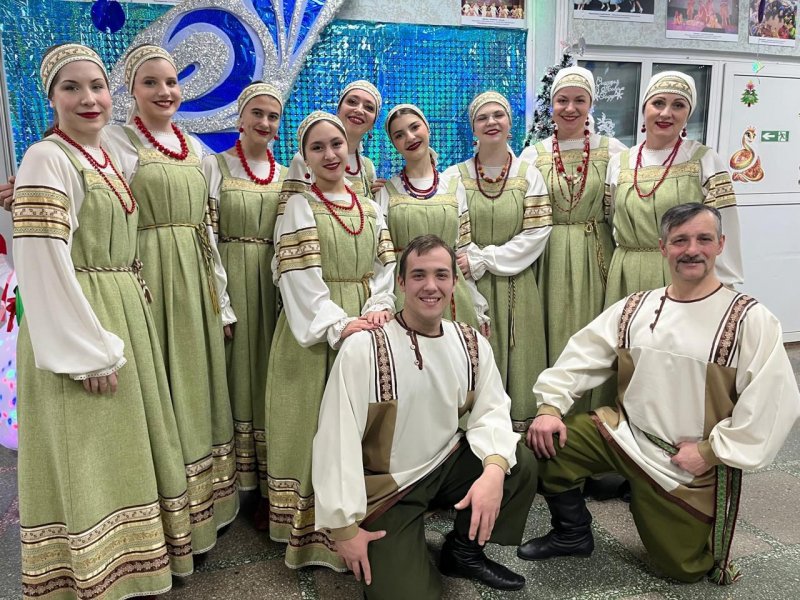 В гостях у школы-юбиляра побывали наши вокалисты-«народники»