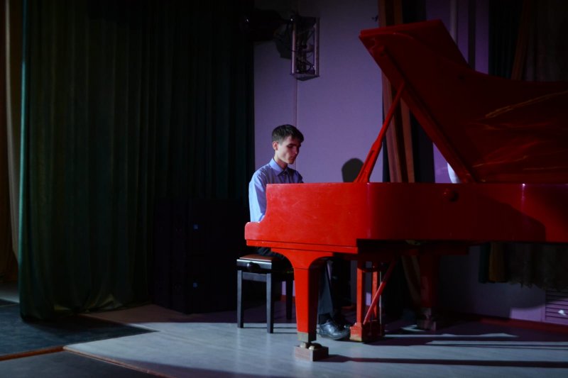 Май в стиле «Piano»